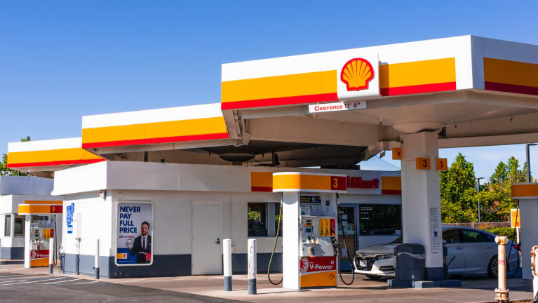 Shell's Control over Gas Station 