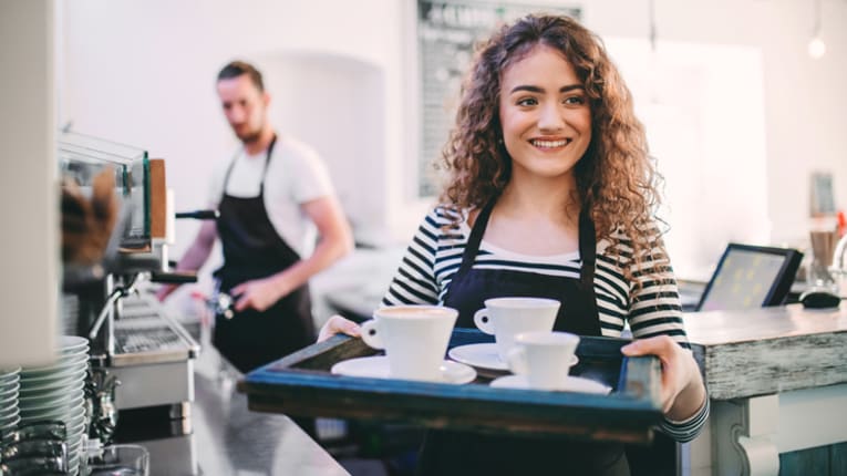 girl working in restaurant