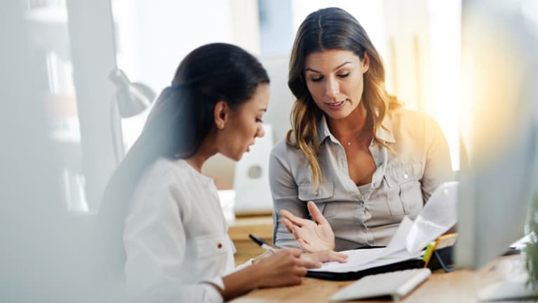 How to Conduct Stay Interviews: Core Features and Advantages
