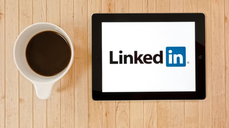 How to Write Powerful LinkedIn Content: Be Memorable and Distinctive