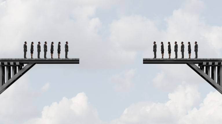 Report: 'Manager Divide' Widens Women's Wage Gap