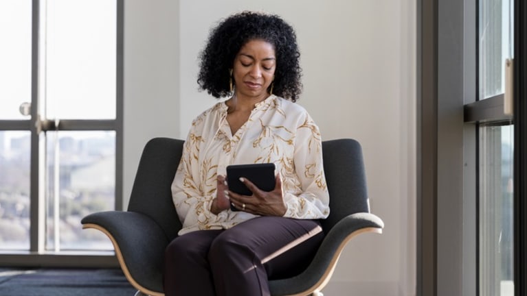 woman using app for teleheatlh counseling