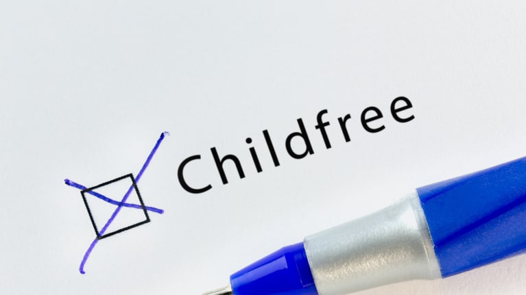 ​ What’s It Like Being Childfree at Work? [2022 Study]